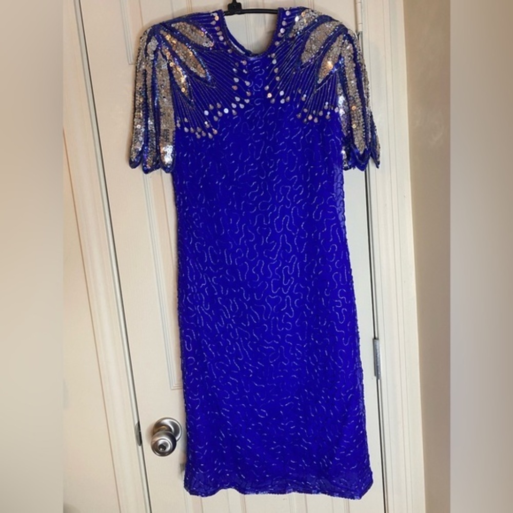 Vintage sequined cocktail dress. Size L